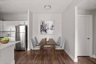 Finisterra Apartment Homes in Tempe, AZ - Foto de edificio - Building Photo