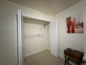 19001 NE 14th Ave in Miami, FL - Building Photo - Building Photo