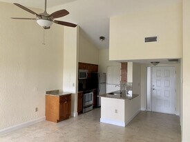 2841 N Oakland Forest Dr in Oakland Park, FL - Building Photo