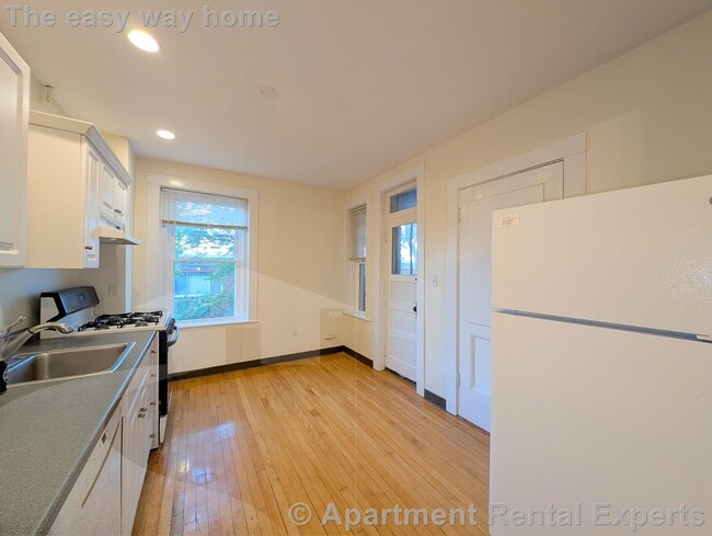 331 Harvard St, Unit #11 in Cambridge, MA - Foto de edificio - Building Photo