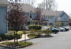 Brookside Village Apartments in Randolph, NJ - Building Photo