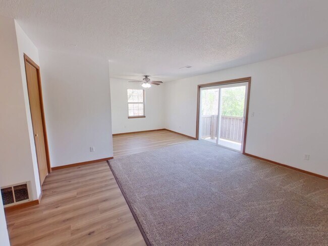 3421 W Zoo Blvd-Unit -Apartment 4 in Wichita, KS - Building Photo - Building Photo