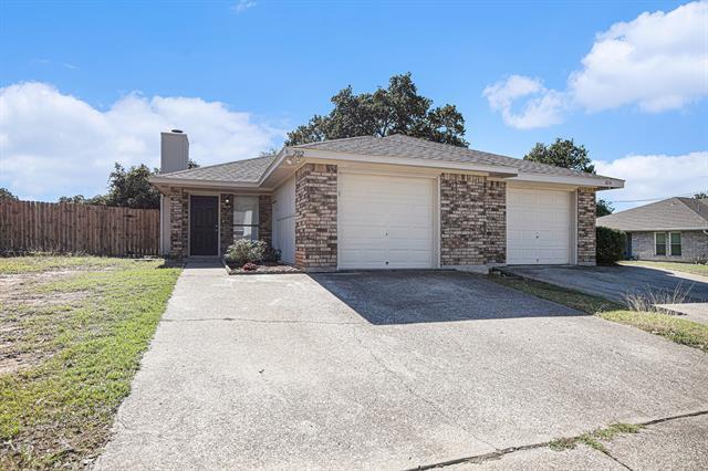 2112 Windhurst Dr in Arlington, TX - Building Photo - Building Photo