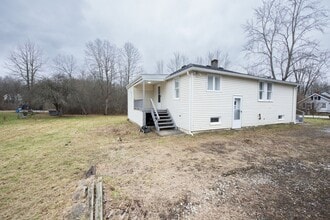 16781 Akron St in Chagrin Falls, OH - Building Photo - Building Photo