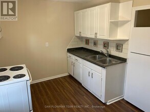 54 Ritson Rd S in Oshawa, ON - Building Photo - Building Photo