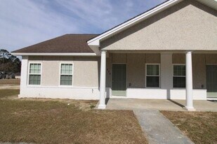 326 S 5th St in Jesup, GA - Building Photo