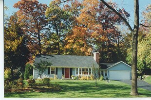 11748 W Martha Dr in Wauwatosa, WI - Building Photo