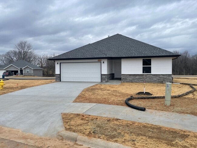property at 1421 Drayton Ct