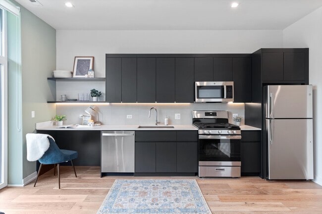 4513 N Clark St in Chicago, IL - Building Photo - Building Photo