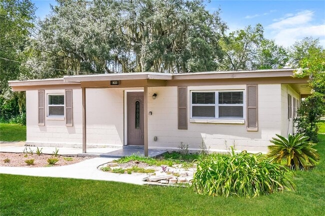 825 E Jackson Ave in Mount Dora, FL - Building Photo - Building Photo