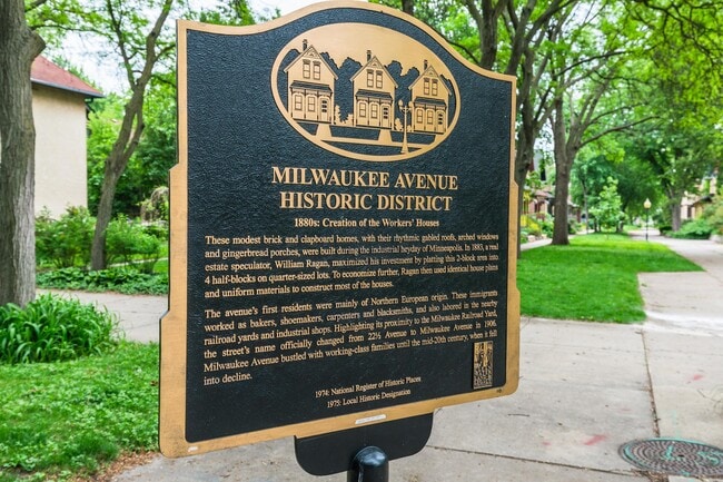 2308 Milwaukee Ave, Lower Unites, Unit Milwakee Lower Unit in Minneapolis, MN - Foto de edificio - Building Photo
