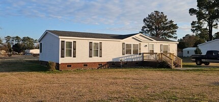 114 Pittman Rd in Hubert, NC - Building Photo - Building Photo