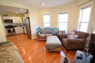 9 Winter Hill Rd, Unit 1 in Medford, MA - Foto de edificio - Building Photo