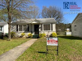 5210 Wood St in North Little Rock, AR - Building Photo