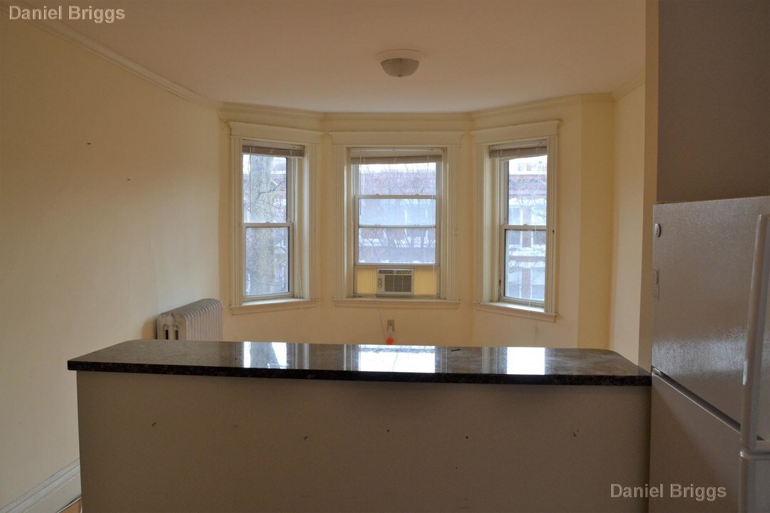 19 Queensberry St-Unit -51 in Boston, MA - Building Photo