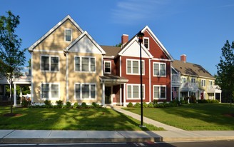 The Heights at Darien in Darien, CT - Building Photo - Building Photo