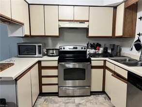 606 Ocean Lakes Dr in Virginia Beach, VA - Building Photo - Building Photo