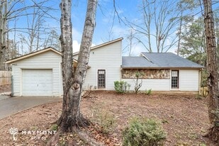 5704 Wesson Dr in Ellenwood, GA - Building Photo
