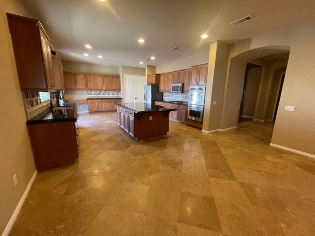 12068 Sweet Grass Cir in Apple Valley, CA - Building Photo - Building Photo