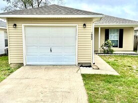 1082 Antigua Cir in Pensacola, FL - Building Photo