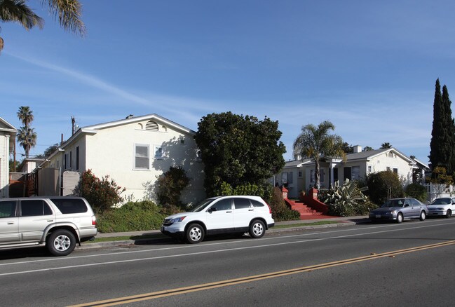 Rosemary Court in San Diego, CA - Foto de edificio - Building Photo