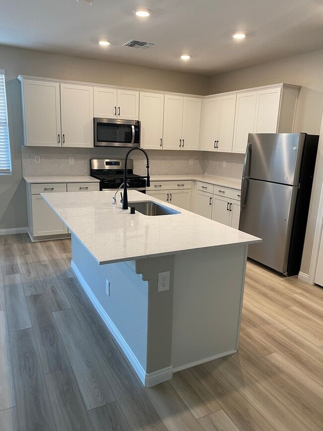 5662 Tinar St in Las Vegas, NV - Building Photo - Building Photo