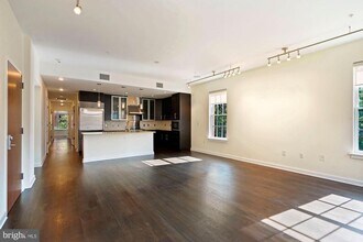 1610 N Queen St in Arlington, VA - Building Photo - Building Photo