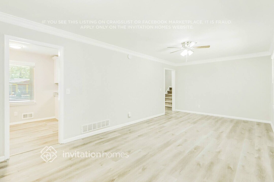 808 Parkstone Dr in Stone Mountain, GA - Building Photo