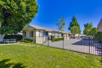 682 E Main St in El Cajon, CA - Building Photo - Primary Photo