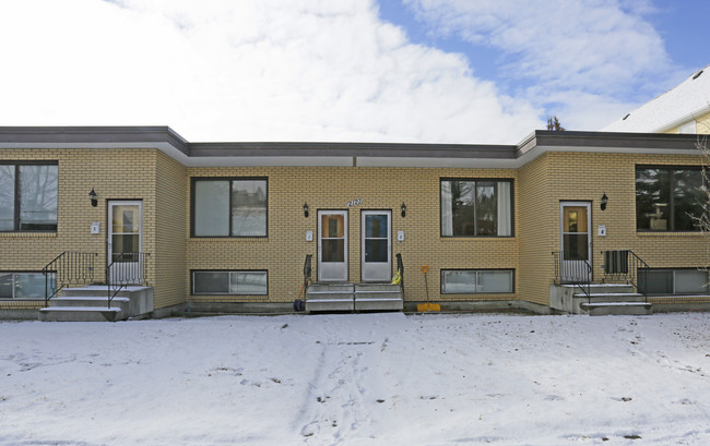 2127 7th Ave NW in Calgary, AB - Building Photo - Building Photo