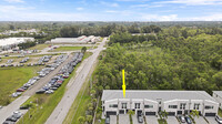 3903 SE Mentmore Ln in Stuart, FL - Foto de edificio - Building Photo