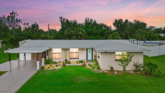440 Glengary Cir in Punta Gorda, FL - Building Photo