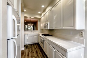 2585 Park Blvd in Palo Alto, CA - Building Photo - Building Photo