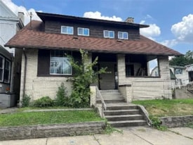 500 Marwood Ave in Mckees Rocks, PA - Building Photo