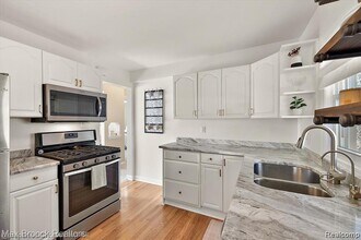 2105 Rowland Ave in Royal Oak, MI - Building Photo - Building Photo