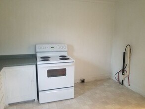 121 Patrick St in Gastonia, NC - Building Photo - Building Photo