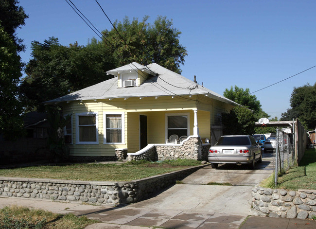 439-443 N Holliston Ave in Pasadena, CA - Building Photo - Building Photo