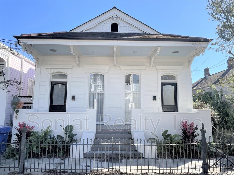 2224 Royal St in New Orleans, LA - Building Photo