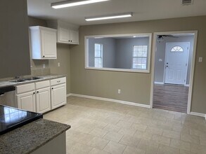 21477 Scivicque Rd in Denham Springs, LA - Foto de edificio - Building Photo