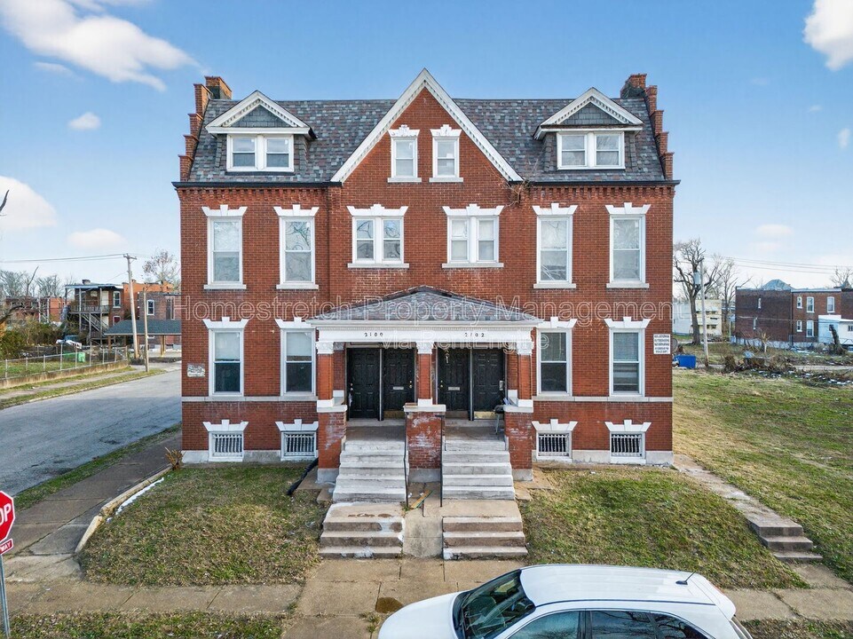 2100 Adelaide Ave in St. Louis, MO - Building Photo