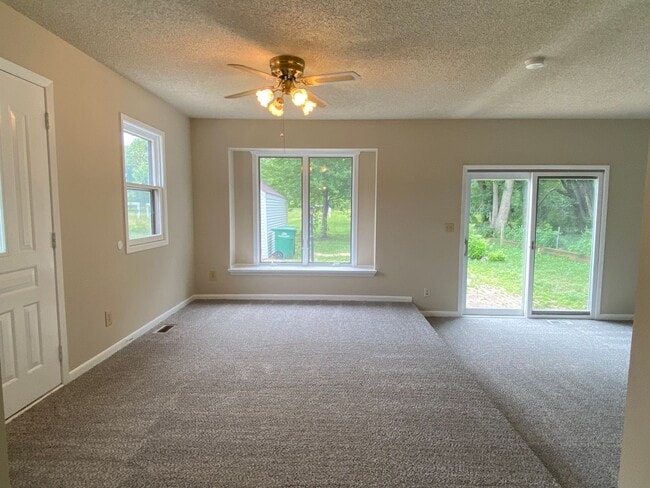 4241 NE 7th St in Des Moines, IA - Building Photo - Building Photo