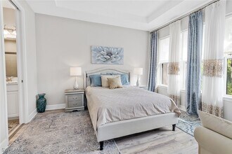 8070 Calle Canovas St in Naples, FL - Foto de edificio - Building Photo