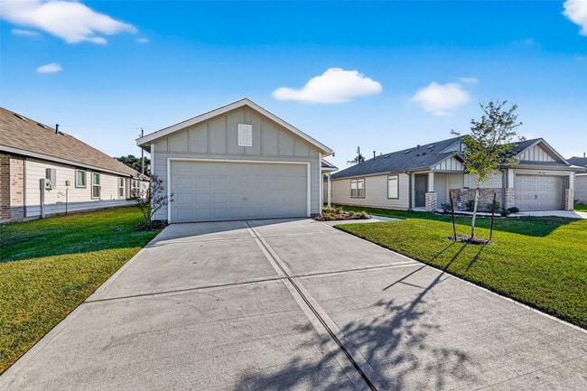 228 Laura Leigh Ln in Angleton, TX - Building Photo - Building Photo