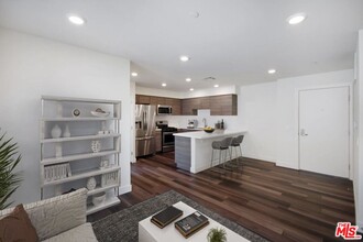 3667 Mentone Ave in Los Angeles, CA - Building Photo - Building Photo