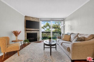 5003 Westpark Dr in Los Angeles, CA - Building Photo