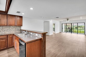 1701 Presidential Way in West Palm Beach, FL - Building Photo - Building Photo