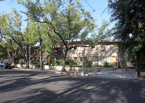 Los Robles Apartamentos