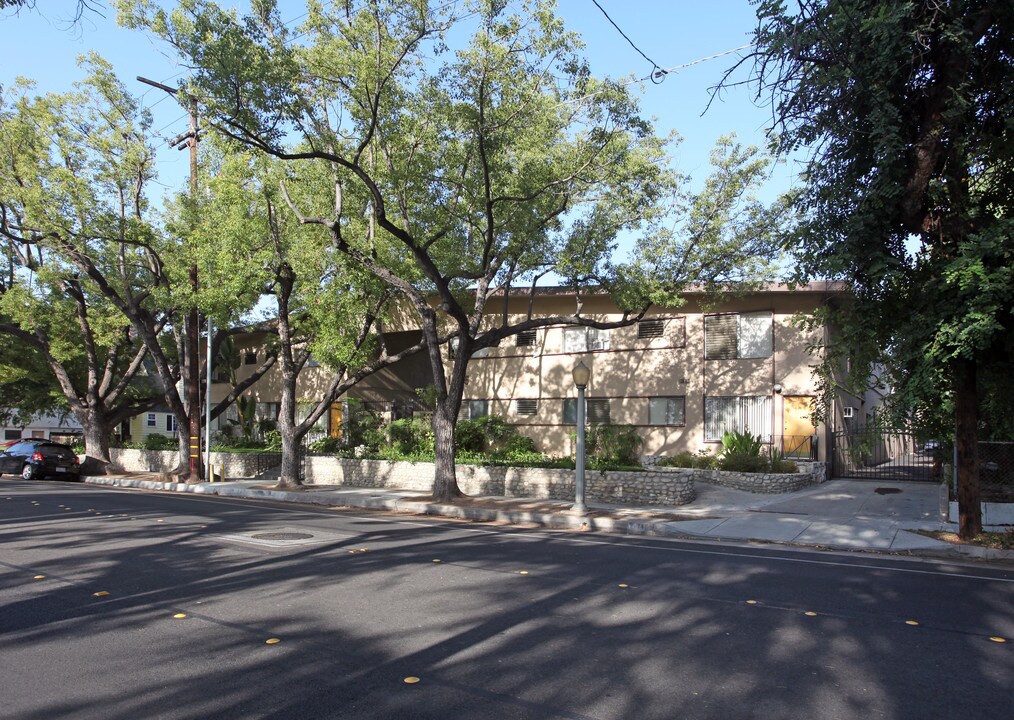 Los Robles in Pasadena, CA - Building Photo