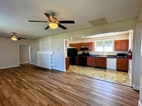 11 W Hawthorne Dr in La Plata, MD - Building Photo - Building Photo