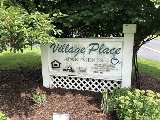 Village Place Apartments in Vassar, MI - Building Photo - Building Photo